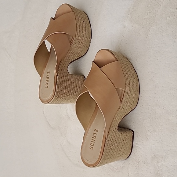 NIB Schutz Platform Wedge/Heel Size 8 - Picture 4 of 7